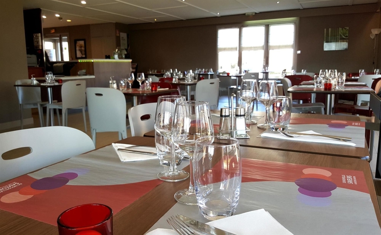 Imagen del bar/restaurante del Hotel Campanile Aurillac. Foto 9