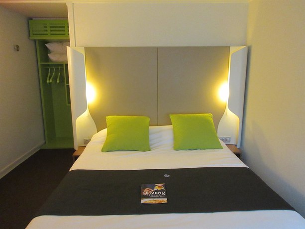 Imagen de la habitación del Hotel Campanile Bayeux. Foto 10