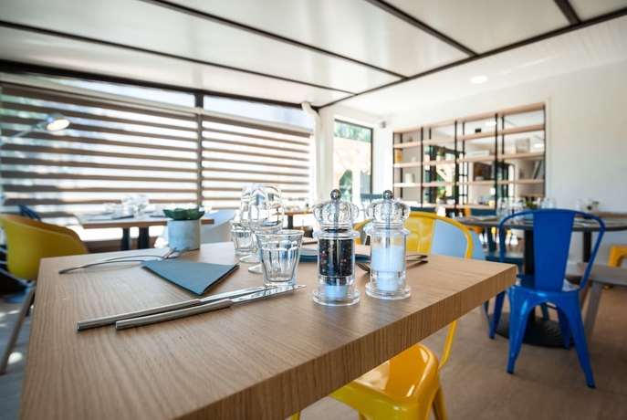 Imagen del bar/restaurante del Hotel Campanile Beaune. Foto 6