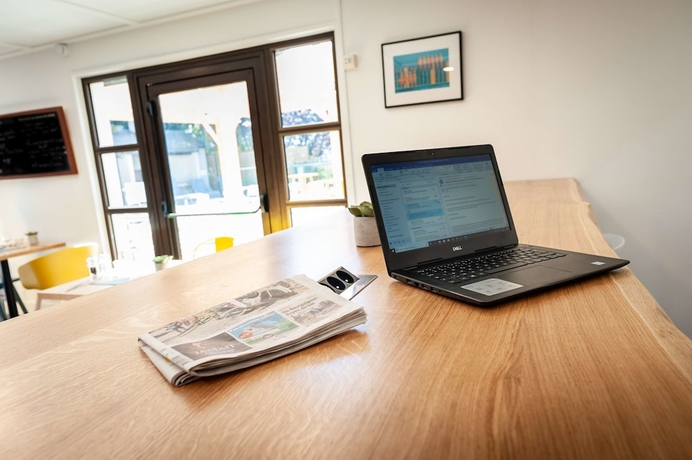 Imagen del bar/restaurante del Hotel Campanile Beaune. Foto 8