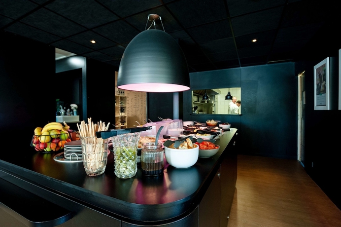 Imagen del bar/restaurante del Hotel Campanile Beaune. Foto 9