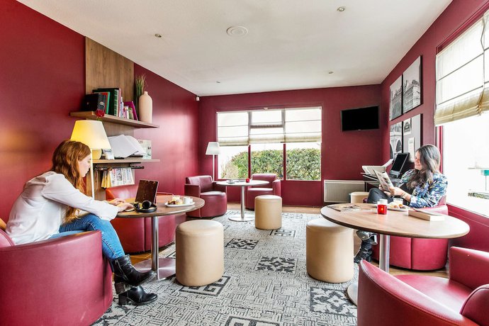 Imagen de los interiores del Hotel Campanile Besancon Nord - Ecole Valentin. Foto 19