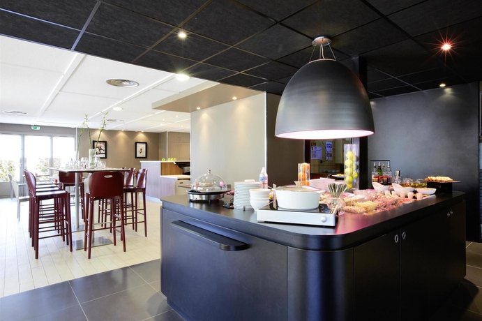 Imagen del bar/restaurante del Hotel Campanile Beziers. Foto 9