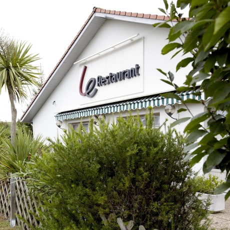 Imagen de los exteriores del Hotel Campanile Biarritz. Foto 11