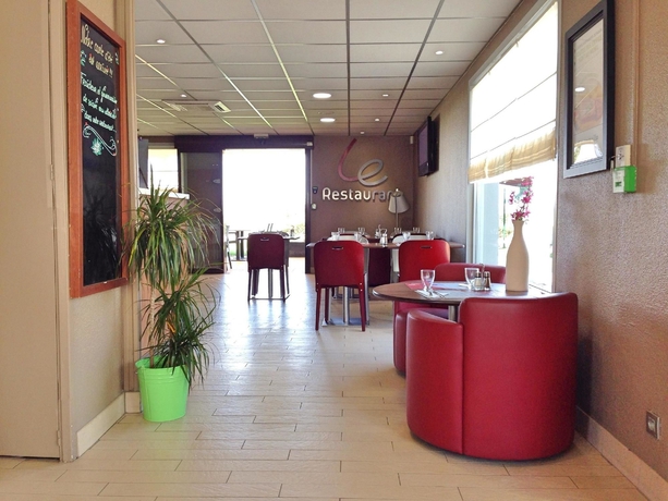 Imagen del bar/restaurante del Hotel Campanile Bollene. Foto 5