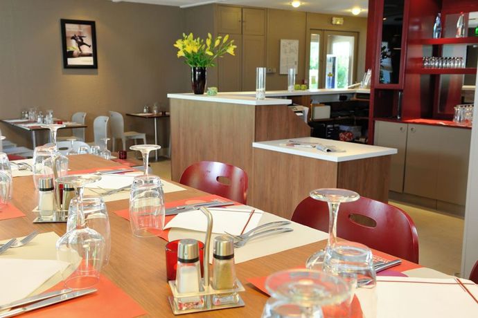 Imagen del bar/restaurante del Hotel Campanile Bourg En Bresse - Viriat. Foto 7