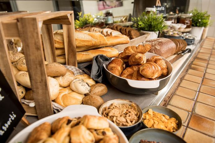 Imagen del bar/restaurante del Hotel Campanile Breda. Foto 7