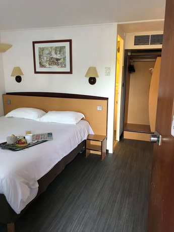 Imagen de la habitación del Hotel Campanile Cahors. Foto 8