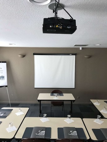 Imagen de los interiores del Hotel Campanile Cahors. Foto 13