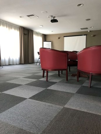 Imagen de los interiores del Hotel Campanile Cahors. Foto 14