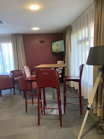 Imagen de los interiores del Hotel Campanile Cahors. Foto 19