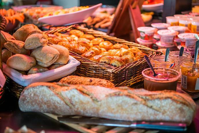 Imagen del bar/restaurante del Hotel Campanile Cergy Pontoise. Foto 3