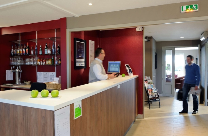 Imagen de los interiores del Hotel Campanile Château Thierry. Foto 17