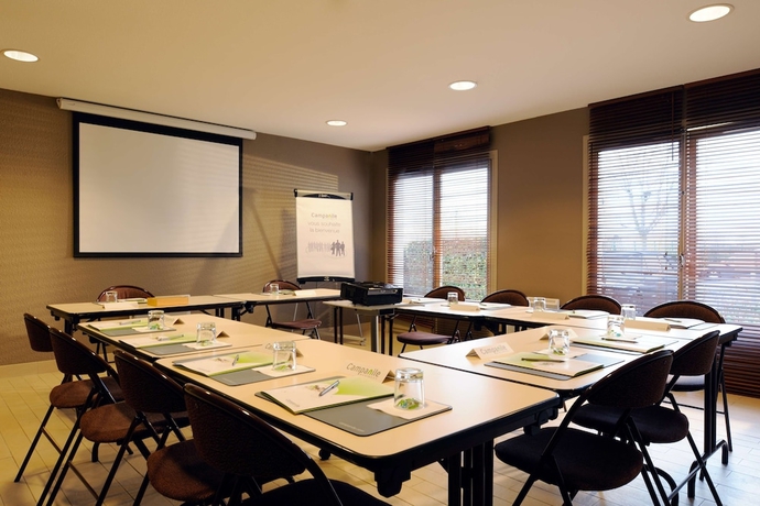 Imagen de los interiores del Hotel Campanile Château Thierry. Foto 19