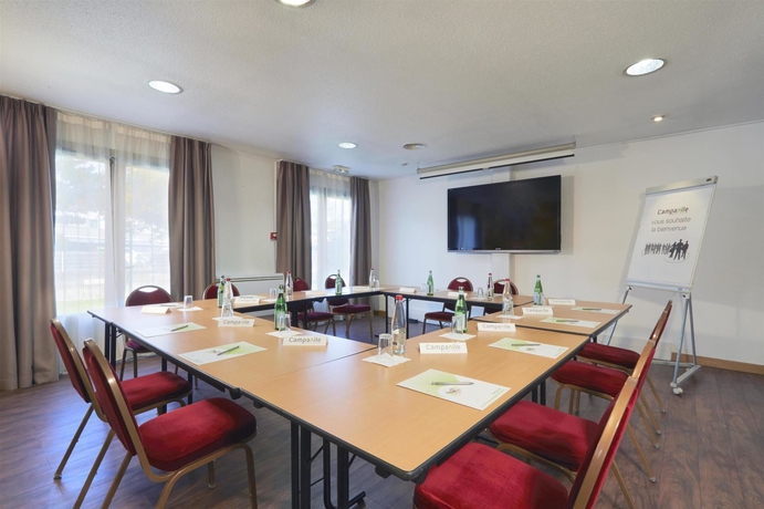 Imagen de los interiores del Hotel Campanile Chambery. Foto 16