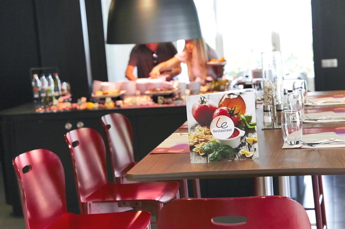 Imagen del bar/restaurante del Hotel Campanile Chambery. Foto 5