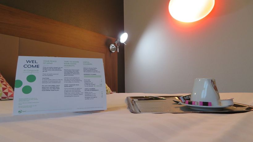 Imagen de la habitación del Hotel Campanile Chartres Centre - Gare - Cathédrale. Foto 7