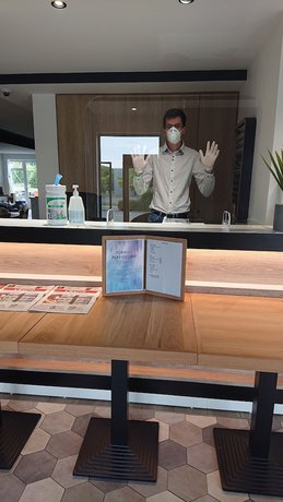 Imagen de los interiores del Hotel Campanile Chartres. Foto 14