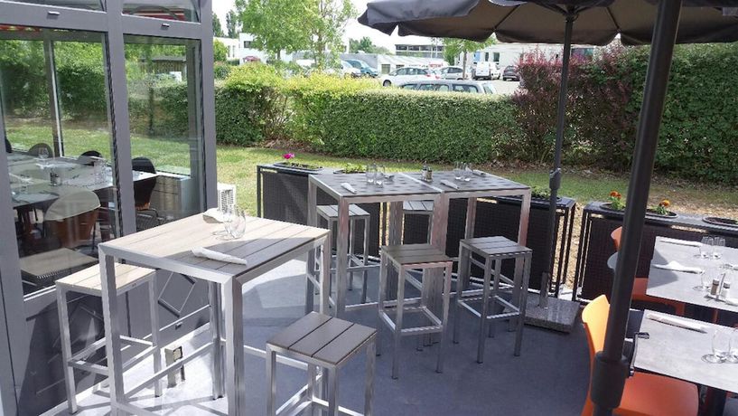 Imagen de los interiores del Hotel Campanile Chartres. Foto 19