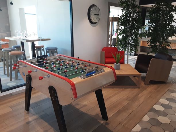 Imagen de los interiores del Hotel Campanile Chartres. Foto 20