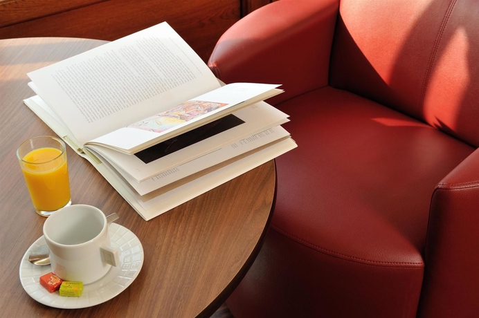 Imagen del bar/restaurante del Hotel Campanile Clermont Ferrand Le Brezet. Foto 8