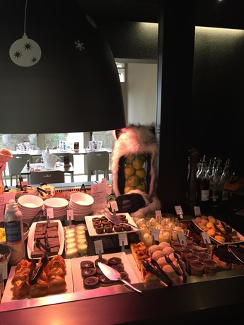 Imagen del bar/restaurante del Hotel Campanile Dijon Nord - Toison D'or. Foto 5