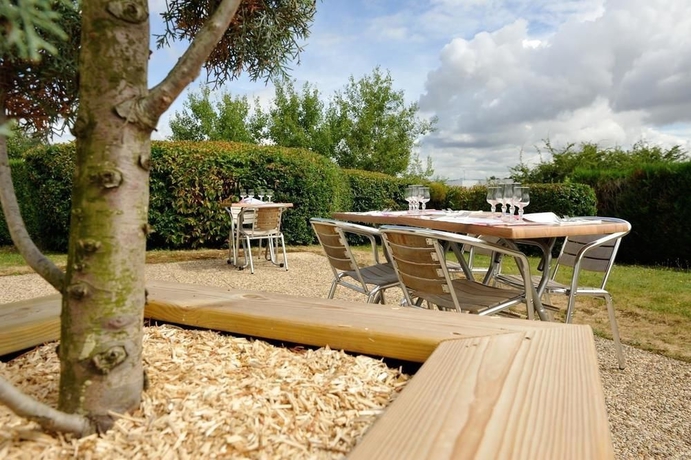 Imagen del bar/restaurante del Hotel Campanile Dole. Foto 6