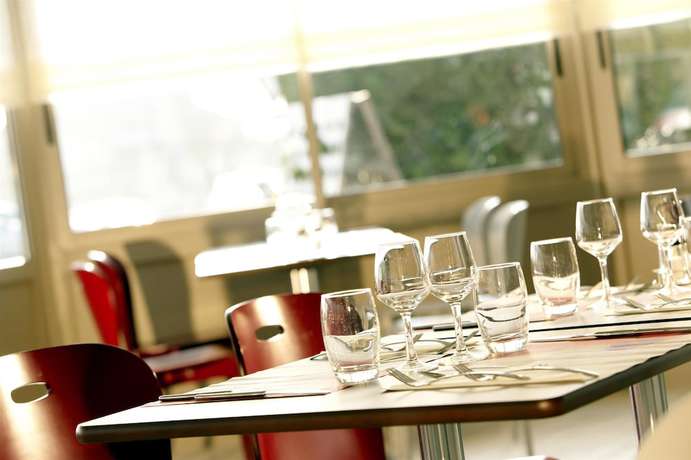 Imagen del bar/restaurante del Hotel Campanile Epernay Dizy. Foto 5