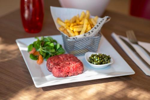 Imagen general del Hotel Campanile Epinay Sur Orge. Foto 2