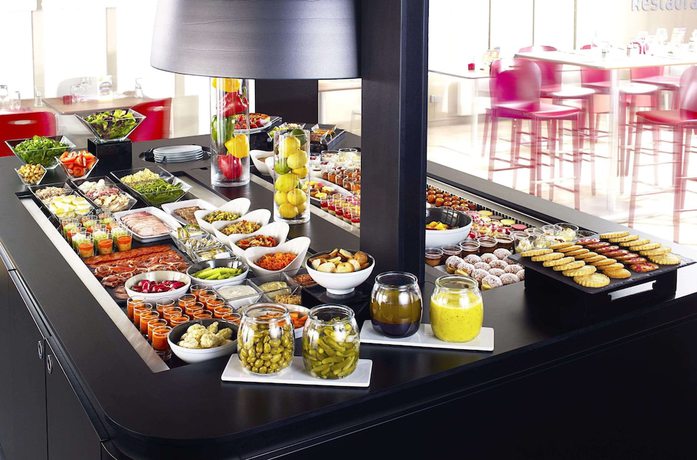 Imagen del bar/restaurante del Hotel Campanile Epone. Foto 4