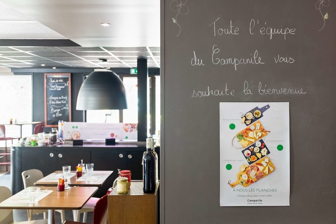Imagen del bar/restaurante del Hotel Campanile Evry Est - Saint-germain Les Corbeil. Foto 7