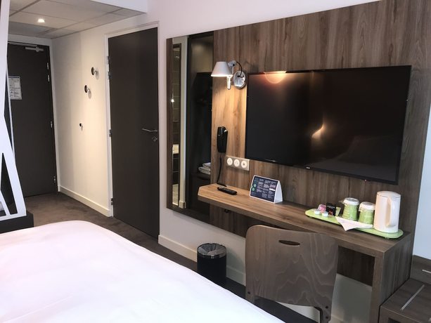 Imagen de la habitación del Hotel Campanile Findrol Savoie Leman. Foto 17