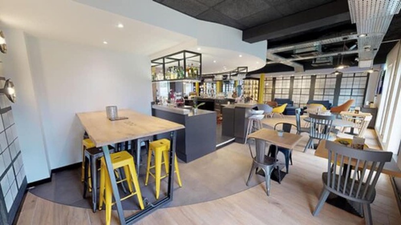 Imagen del bar/restaurante del Hotel Campanile Fontainebleau. Foto 2