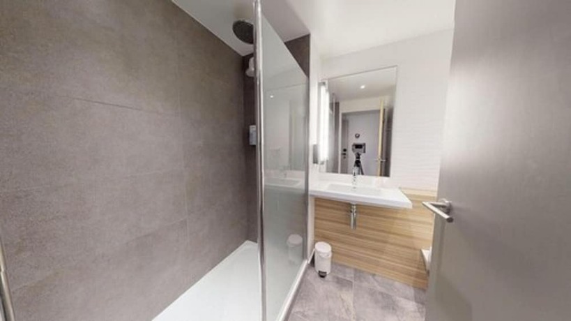 Imagen de la habitación del Hotel Campanile Fontainebleau. Foto 15