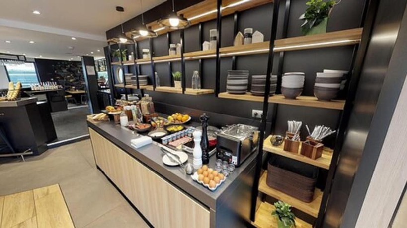 Imagen del bar/restaurante del Hotel Campanile Fontainebleau. Foto 4