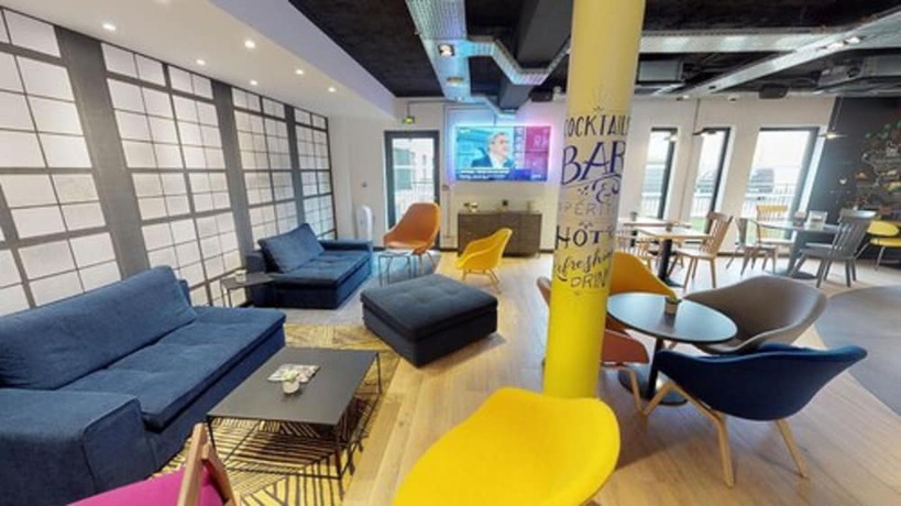 Imagen del bar/restaurante del Hotel Campanile Fontainebleau. Foto 9