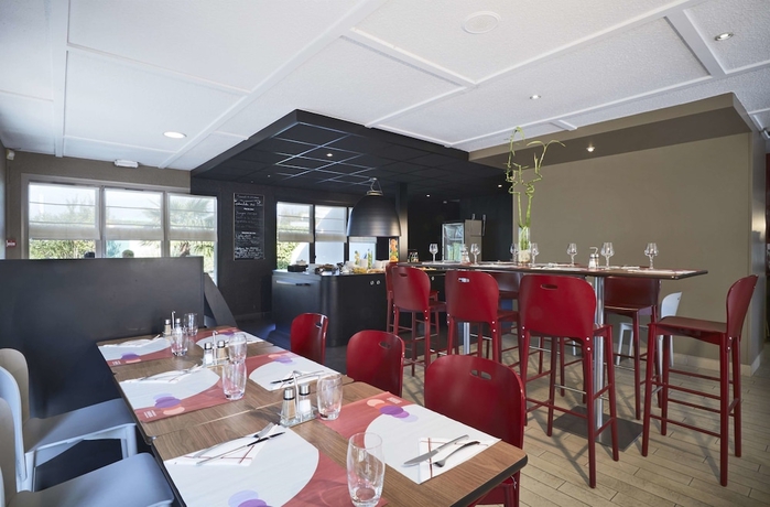 Imagen del bar/restaurante del Hotel Campanile Grenoble Université - Saint Martin D'héres. Foto 2