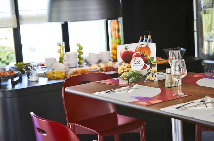 Imagen del bar/restaurante del Hotel Campanile Grenoble Université - Saint Martin D'héres. Foto 4