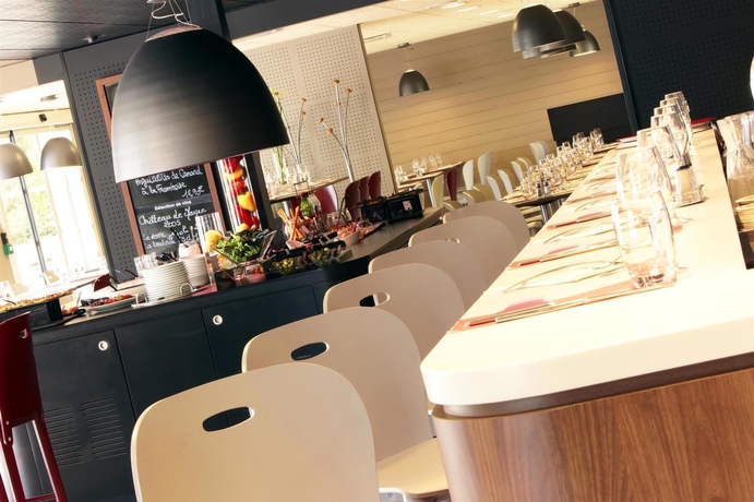 Imagen del bar/restaurante del Hotel Campanile Gueret. Foto 5