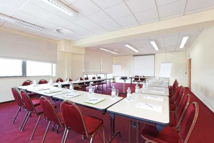 Imagen de los interiores del Hotel Campanile Katowice. Foto 12