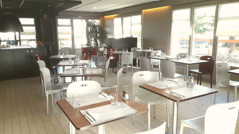 Imagen del bar/restaurante del Hotel Campanile La Rochelle Nord - Puilboreau. Foto 3