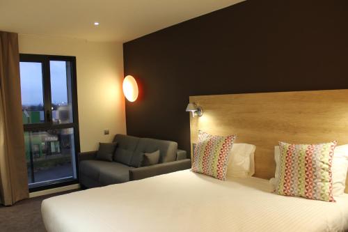 Imagen de la habitación del Hotel Campanile Laval Nord. Foto 5