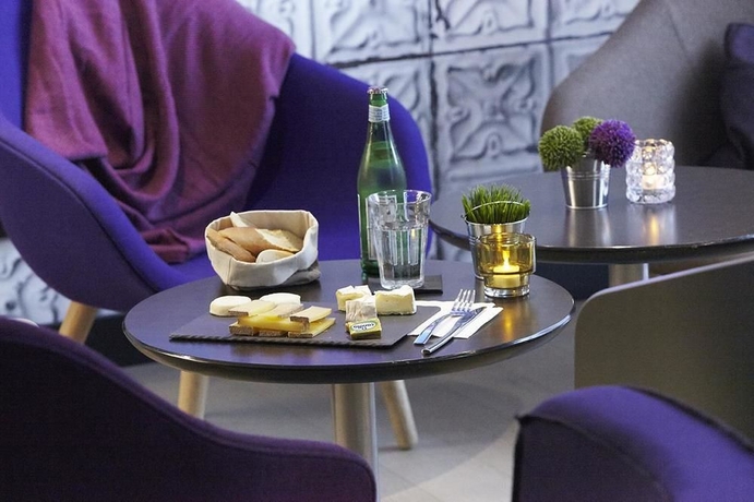 Imagen de los interiores del Hotel Campanile Le Blanc Mesnil. Foto 16