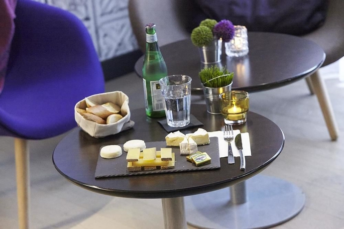 Imagen del bar/restaurante del Hotel Campanile Le Blanc Mesnil. Foto 6