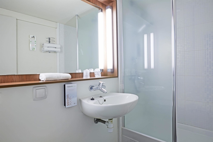 Imagen de la habitación del Hotel Campanile Lens. Foto 11