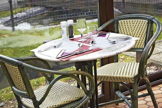 Imagen del bar/restaurante del Hotel Campanile Liege. Foto 6