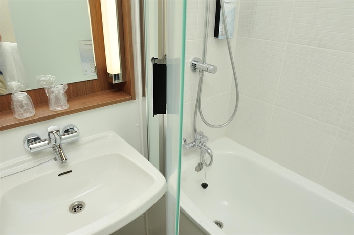 Imagen de la habitación del Hotel Campanile Lorient Lanester. Foto 10