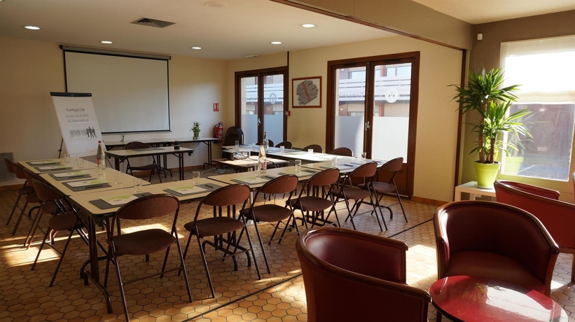 Imagen de los interiores del Hotel Campanile Lourdes. Foto 15