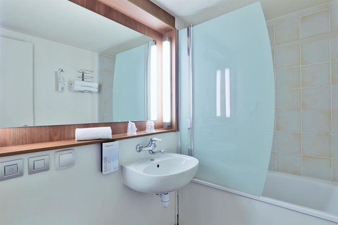 Imagen de la habitación del Hotel Campanile Lyon Ecully. Foto 18