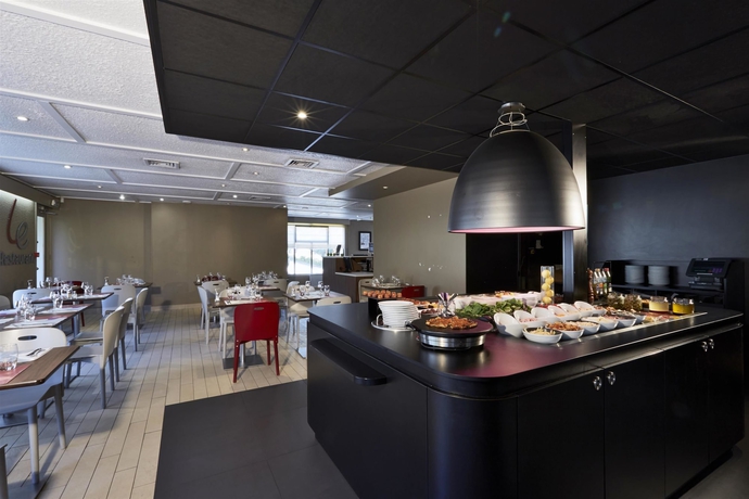 Imagen del bar/restaurante del Hotel Campanile Lyon Nord - Ecully. Foto 4